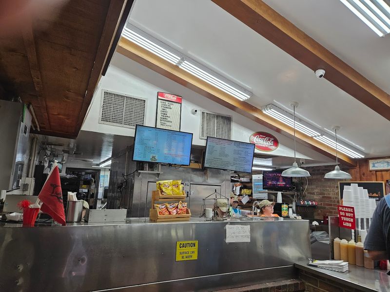 Service Notes: Friendly, Fast, And Real