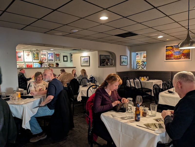 Service, Seating, and Timing Your Visit