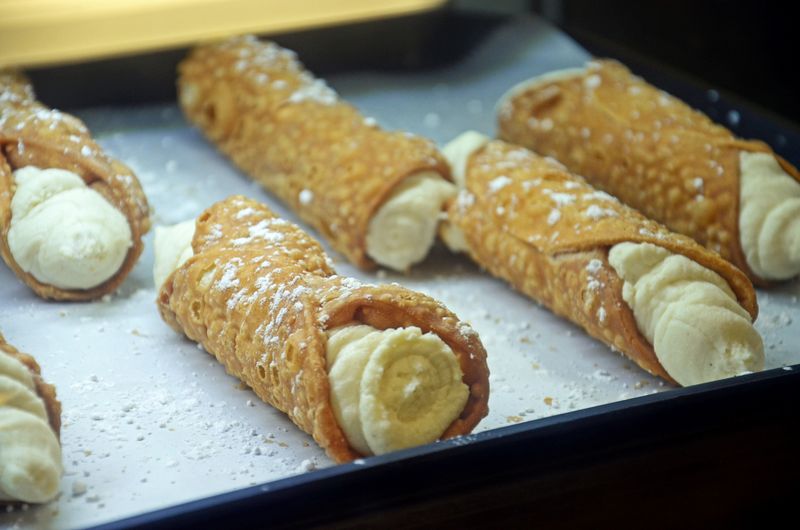 Cannoli with Ricotta Cream