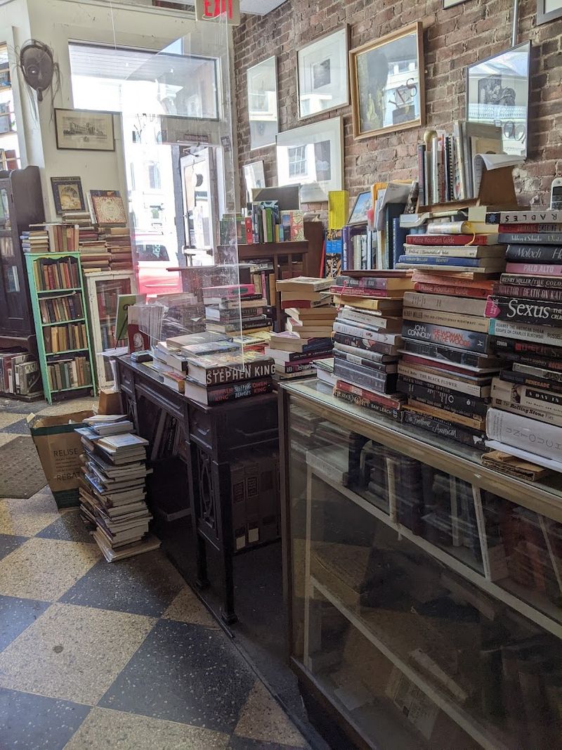 Yes Books &mdash; Maine (Portland)