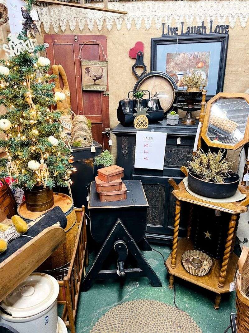 Holiday decor treasure strategies