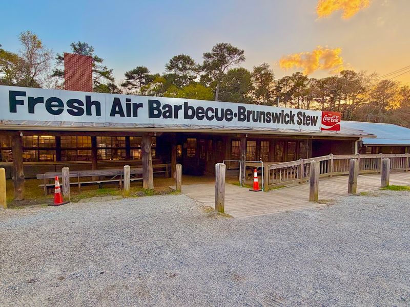 Fresh Air Barbecue &mdash; Jackson, GA