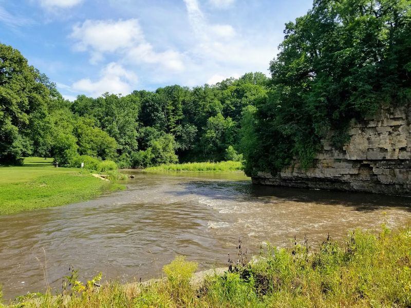 Apple River Canyon State Park