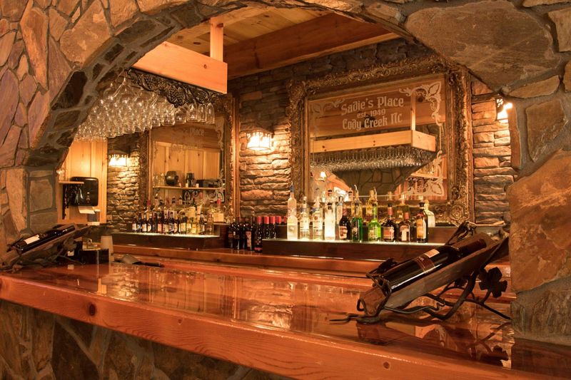 Service, Reservations, and Peak Times