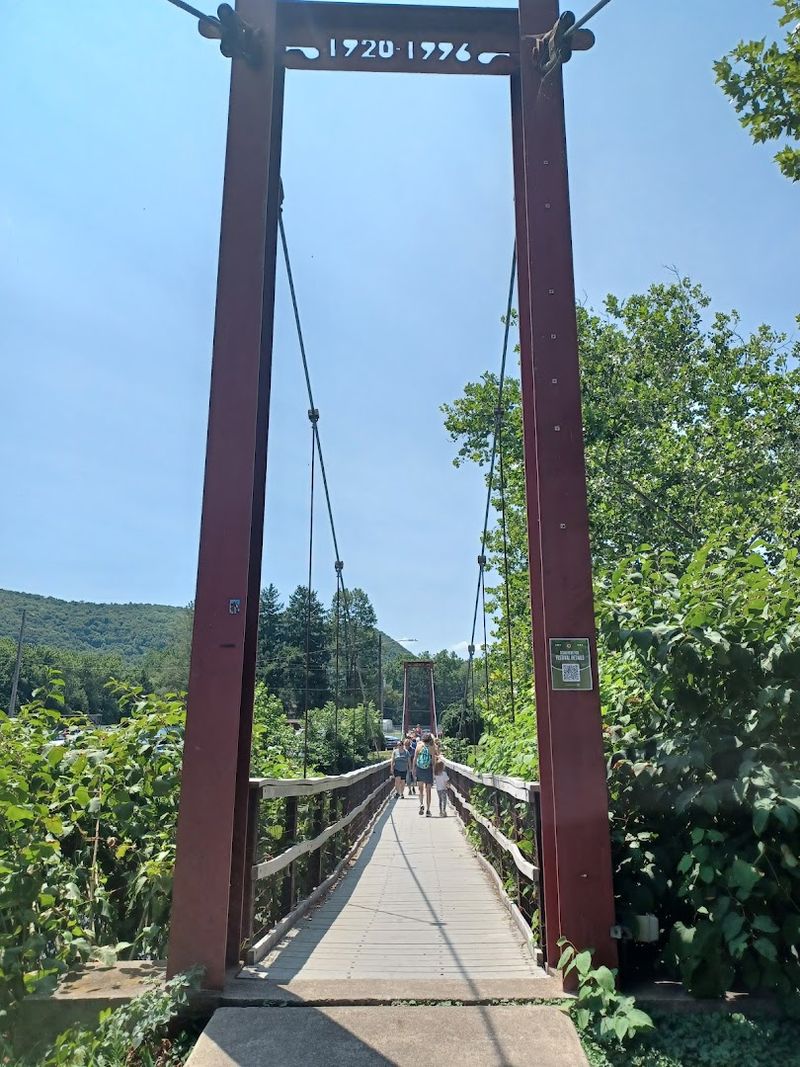 Millersburg Swinging Bridge (Millersburg)