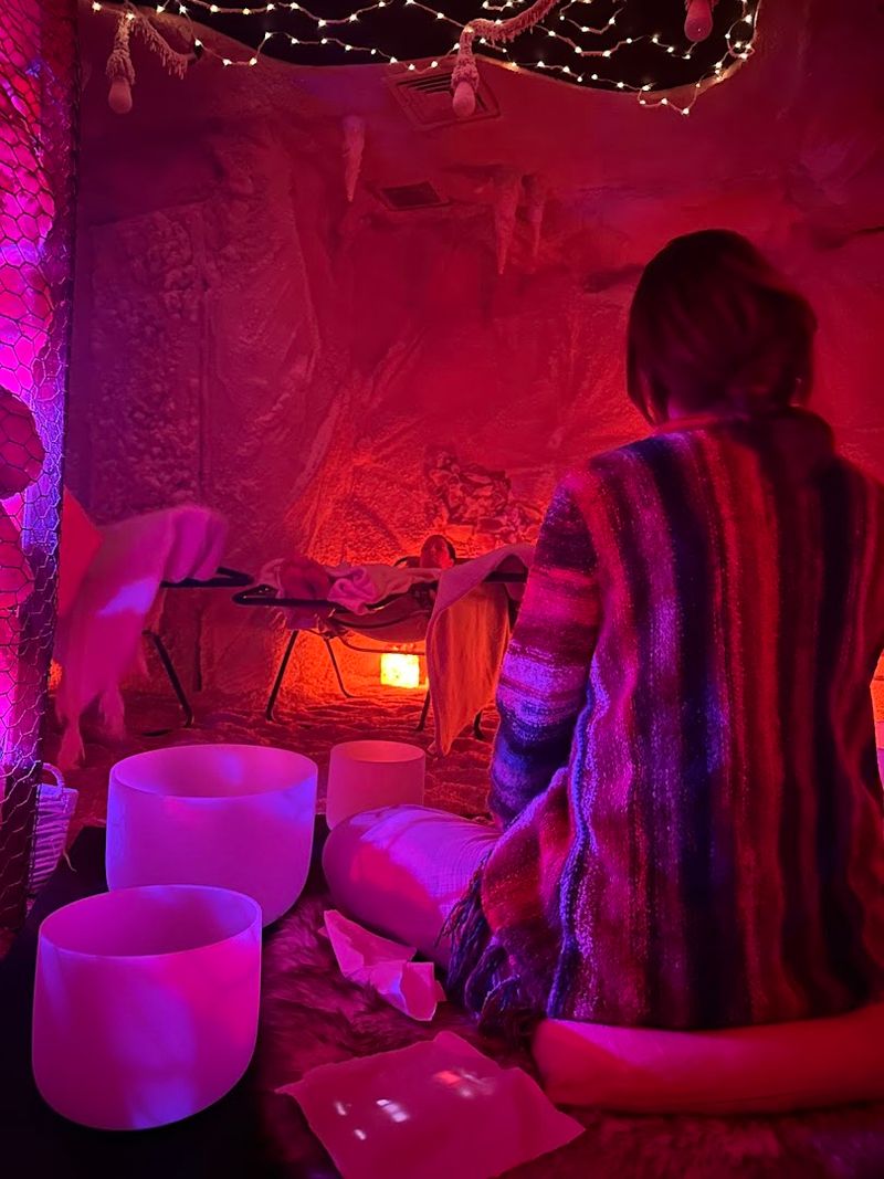 The Calming Atmosphere: A Tranquil Oasis in Newtown