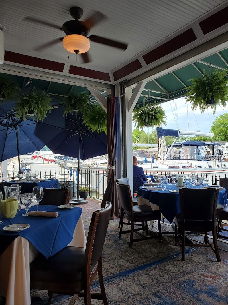 Touche Bistro: The Relaxed Riverside Counterpart Upstairs