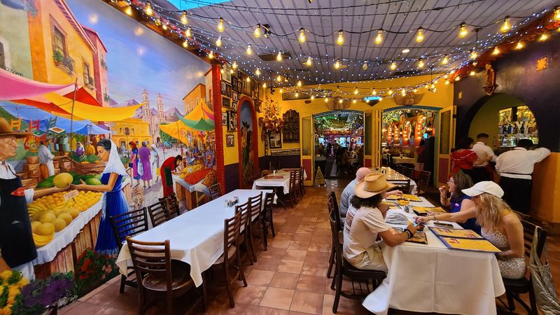 Mi Tierra Caf&eacute; y Panader&iacute;a &mdash; San Antonio, TX