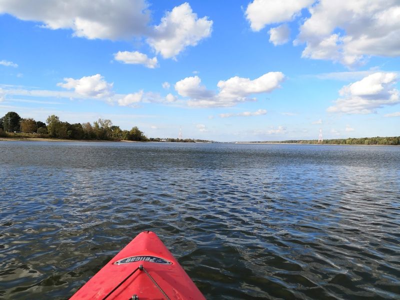 Paddling the Wide Reservoir Waters