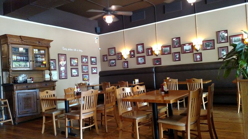 Warm Nostalgic Atmosphere and Beautiful Decor