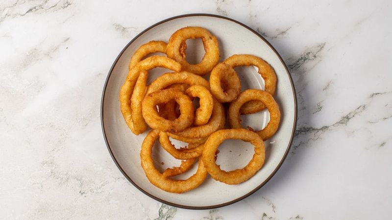 Crispy Onion Rings That Set the Bar High