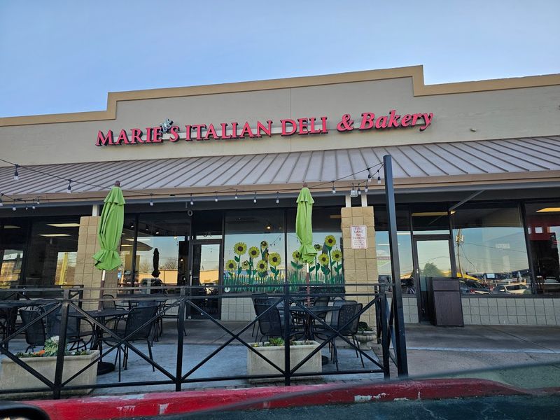Marie's Italian Deli, Bakery & Market (Cumming)