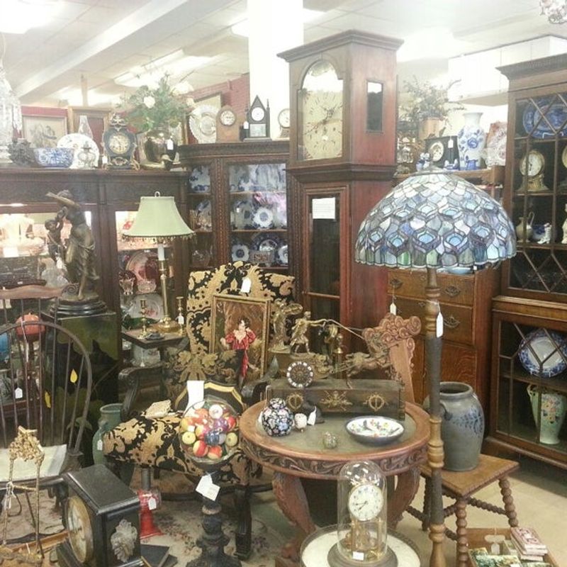 Lighting, Lamps, And Wall Art