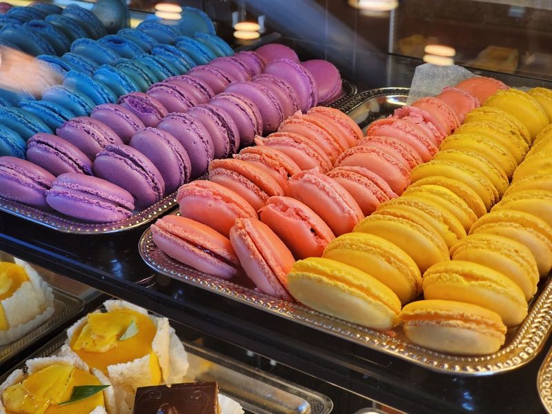 Macarons And Linzer Cookies To-Go