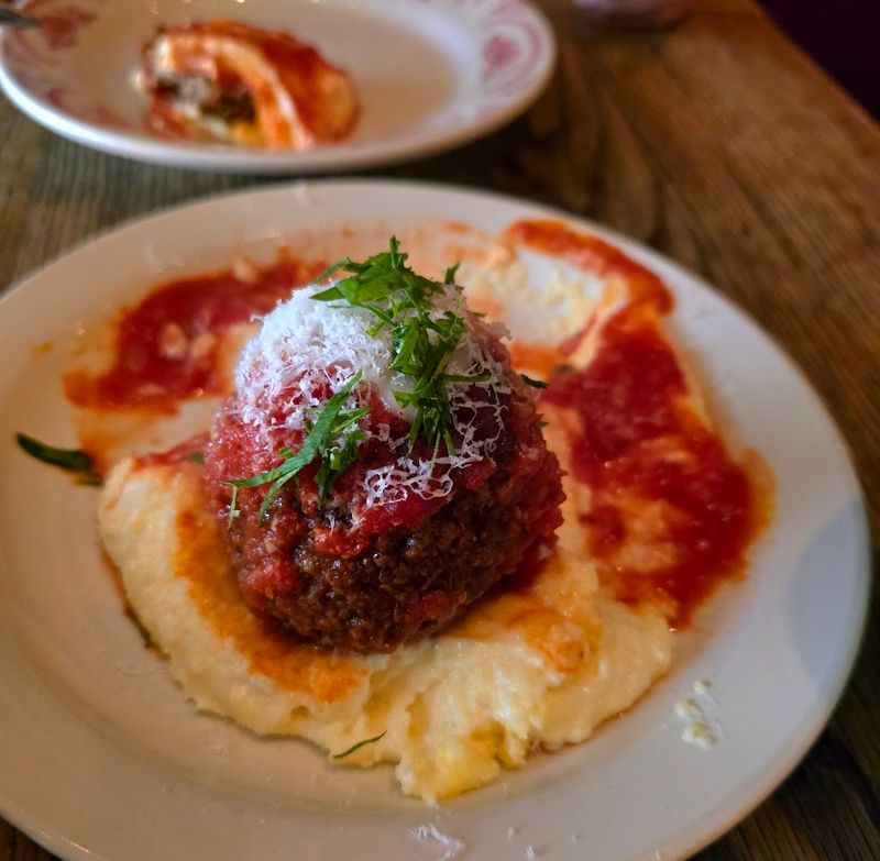 Little Nonna's (Philadelphia)