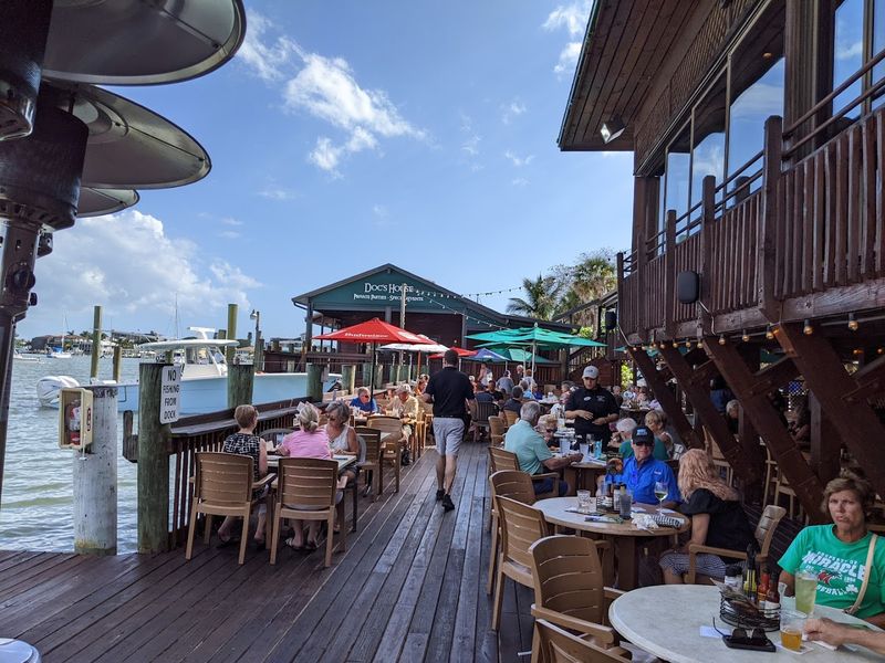 Live Music on the Water &mdash; Dining Becomes an Event