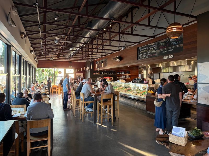 El Pescador Fish Market & Restaurant