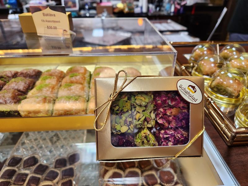 Beautiful Gift Boxes and Custom Chocolate Packaging