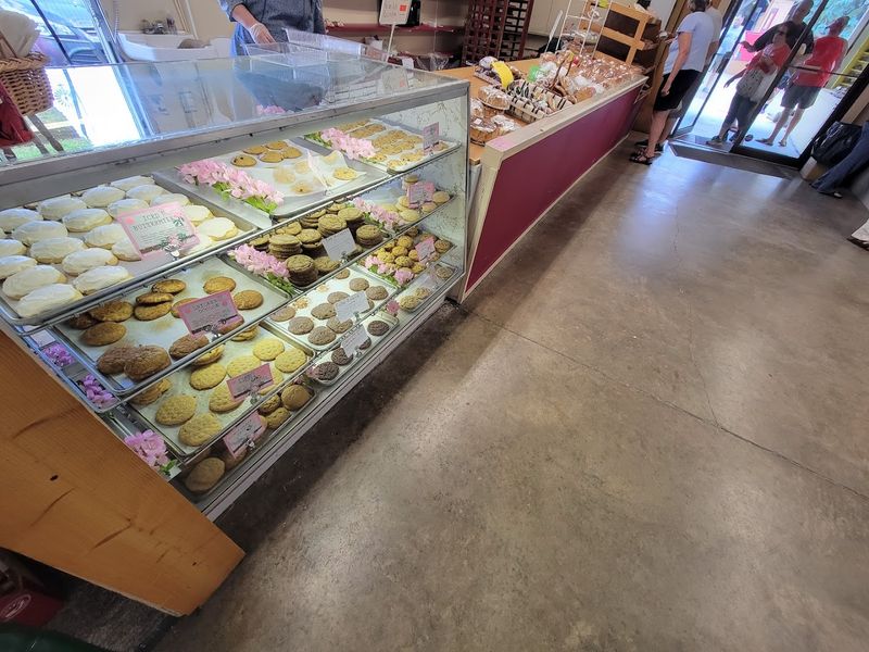 Soft Serve, Ice Cream, and Sweets