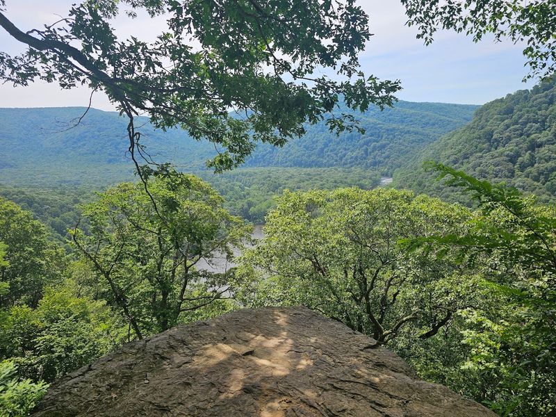 Laurel Highlands Hiking Trail Access