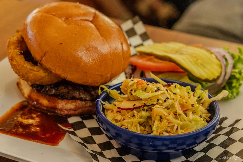 Gouda Garlic Bacon Burger: Smoky, Savory, Unapologetic