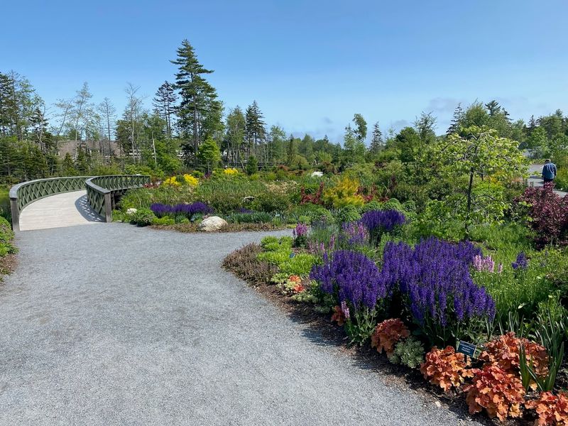 250 Acres of Manicured Gardens and Natural Trails