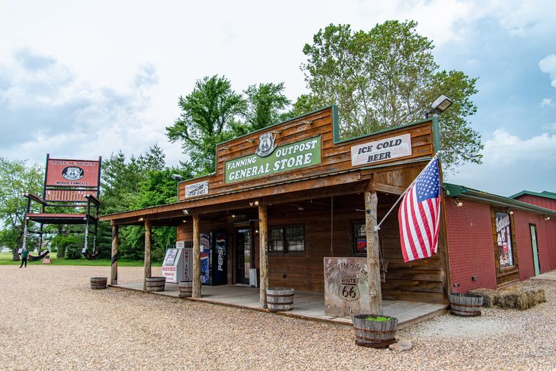 Route 66 Red Rocker at Fanning (Cuba)