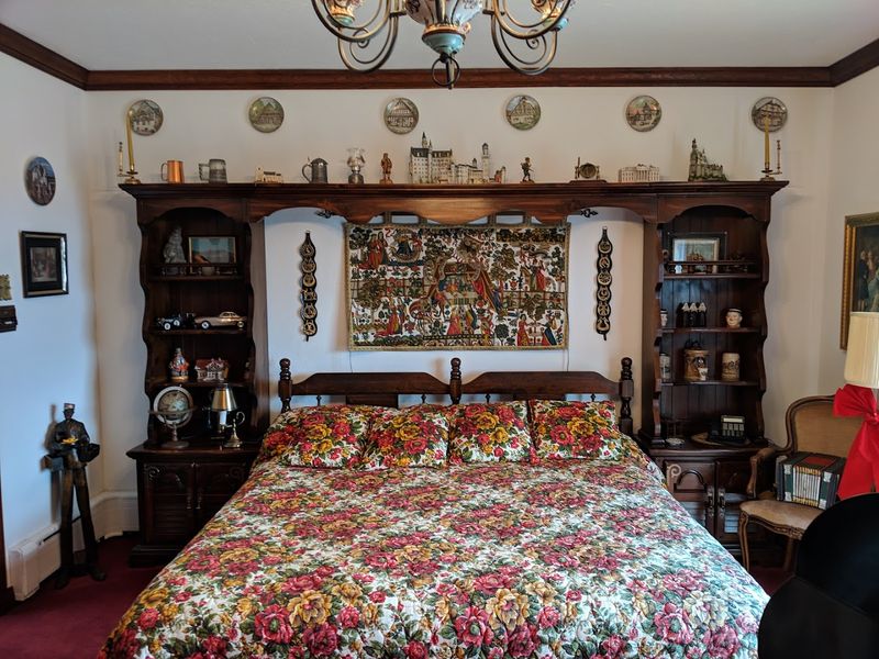 The Unique Mansion Tour Experience