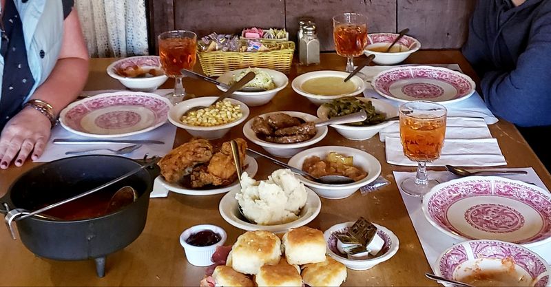 How Family-Style Dining Works