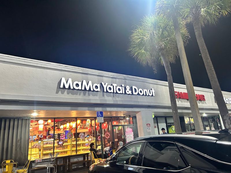 MaMa YaTai and Donuts (Davie)