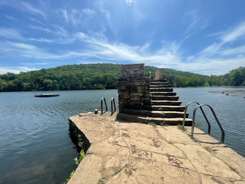 Eureka Springs, Arkansas (White River)