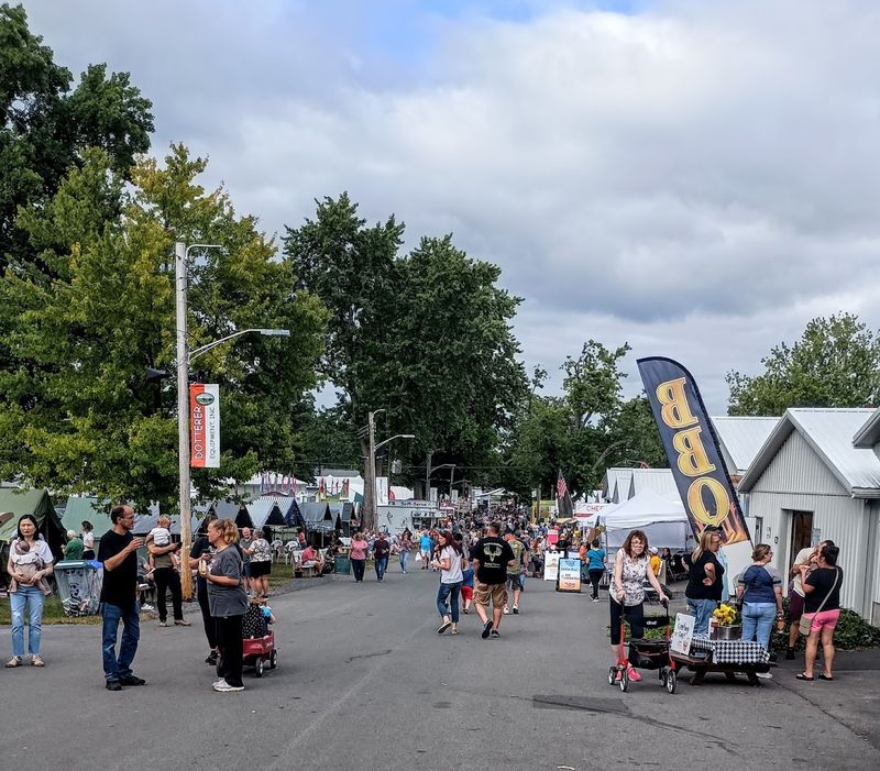 Live Music, Parades, And Grandstand Entertainment