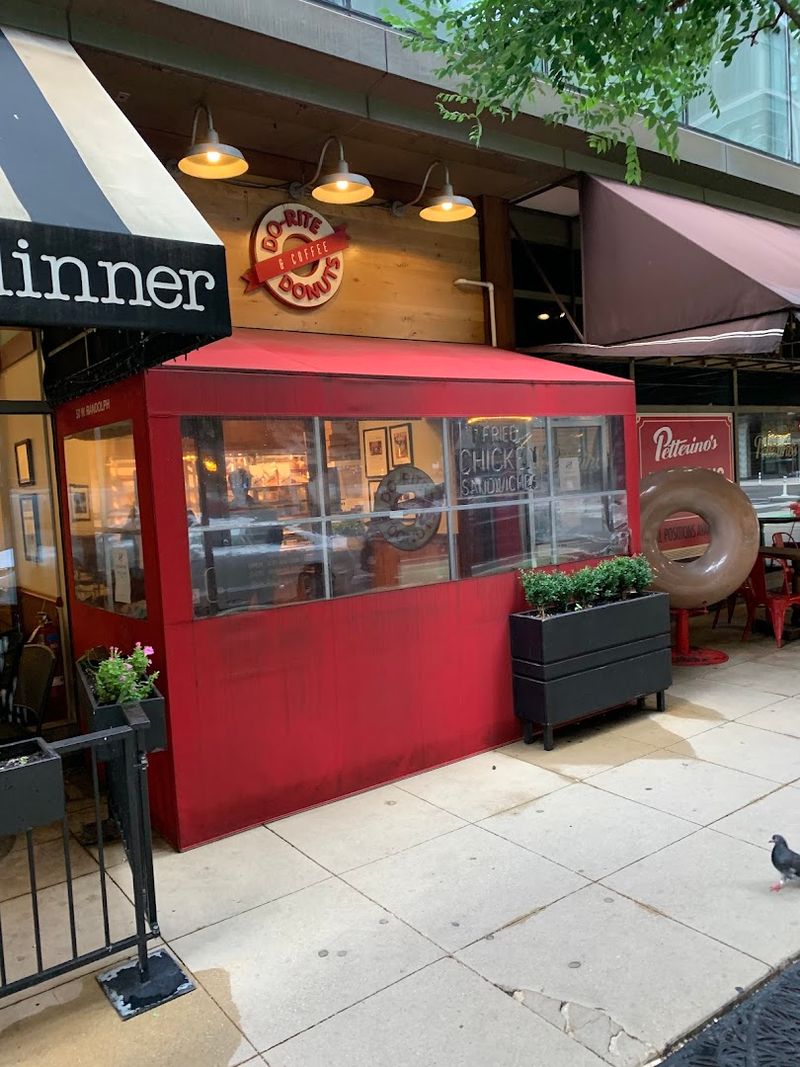 Illinois &ndash; Do-Rite Donuts & Chicken (Chicago)