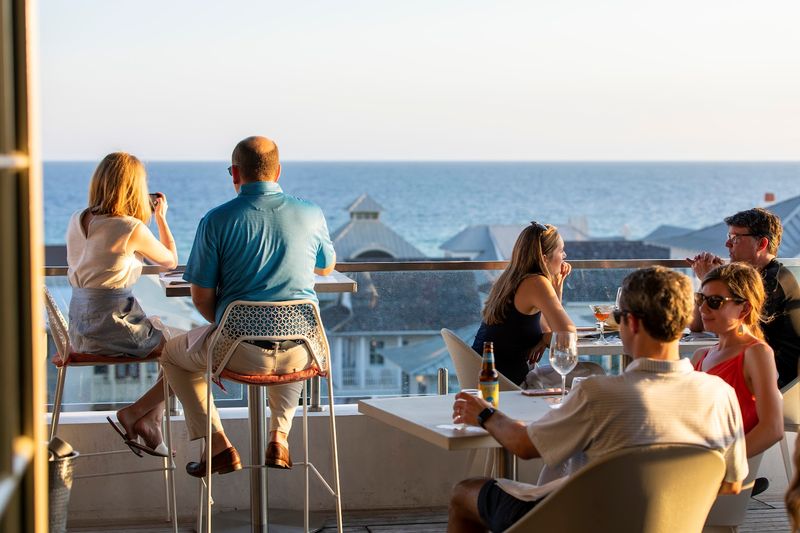 Local Cafes, Alfresco Dining, and Bike Culture