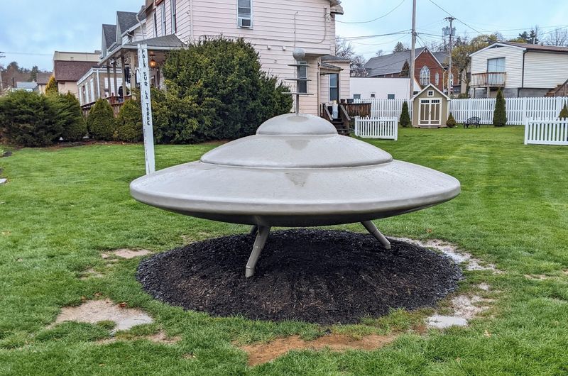 Mars Flying Saucer (Mars)