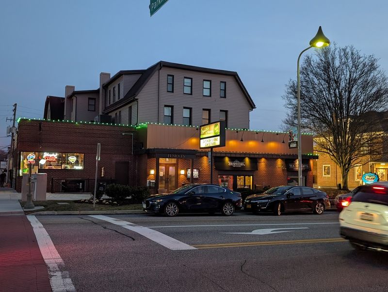 Parking, Proximity, and Pre-Show Strategy