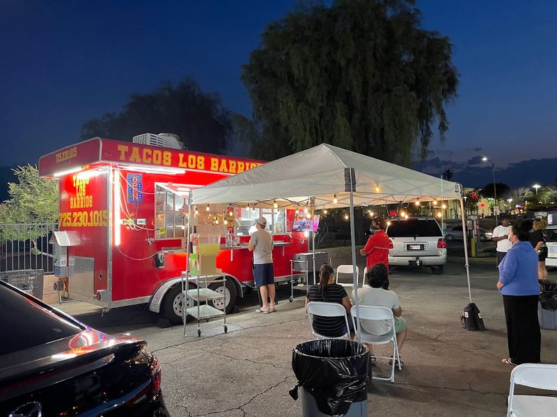 Tacos Los Barrios (Food Truck)