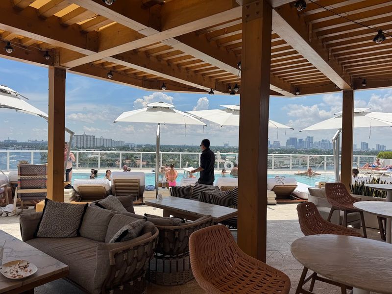 Escape Rooftop Bar (Fort Lauderdale)