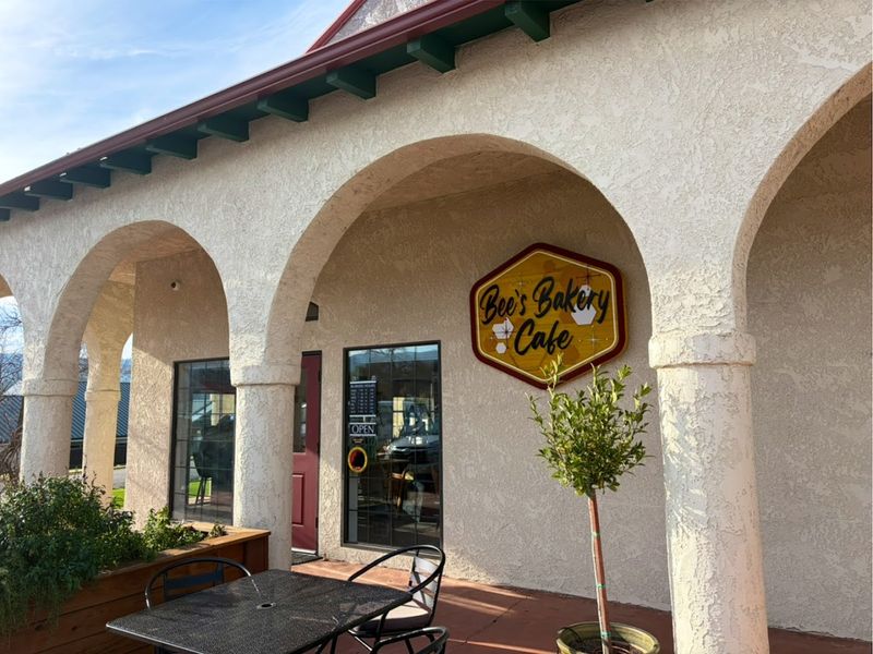 Bee&rsquo;s Bakery Cafe