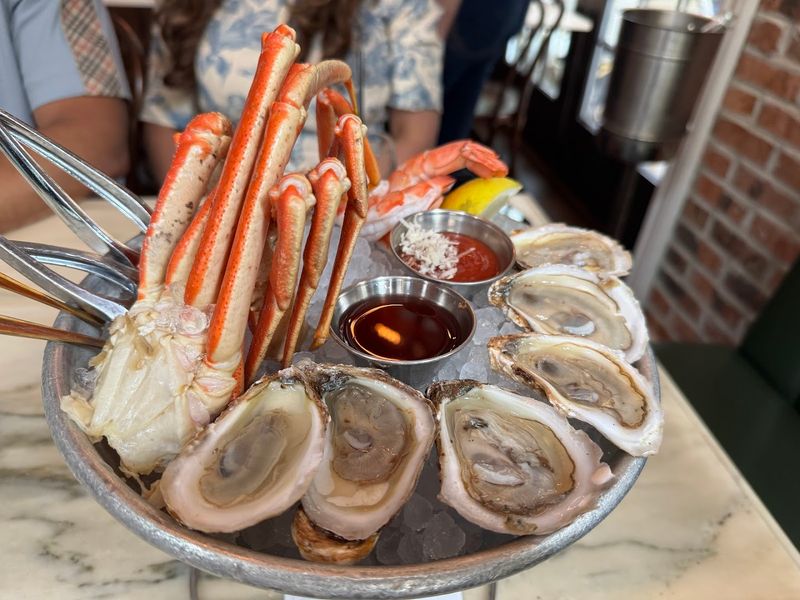 Pearl & Mary Oyster Bar