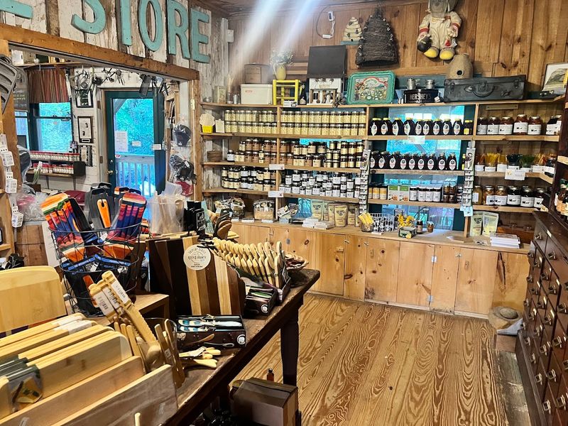 Nora Mill Granary Country Store, Helen