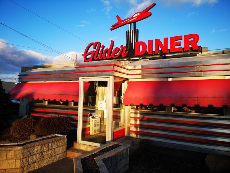 Glider Diner