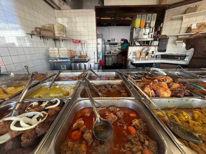 Naomi's Garden Restaurant & Lounge