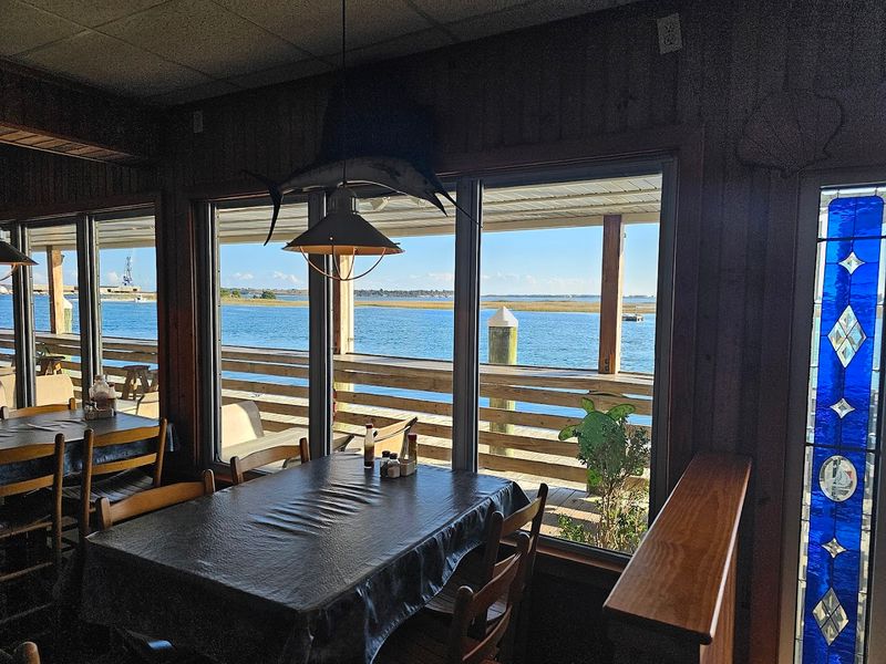 Sanitary Fish Market & Restaurant (Morehead City)