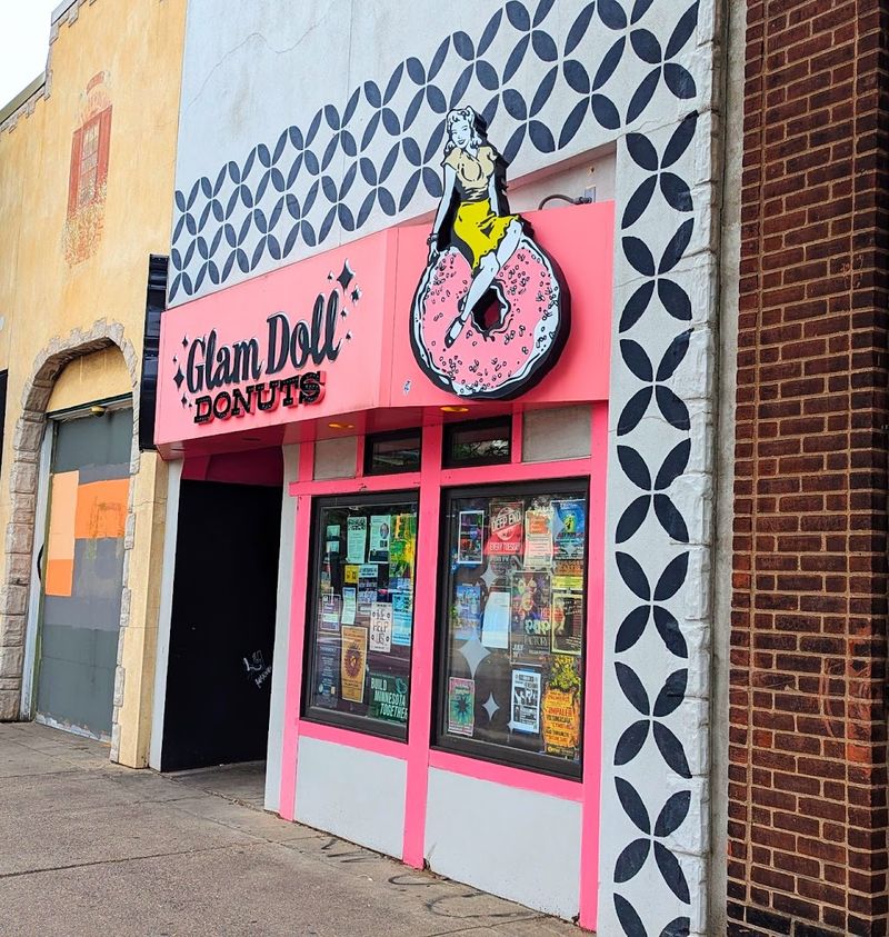 Minnesota &ndash; Glam Doll Donuts (Minneapolis)