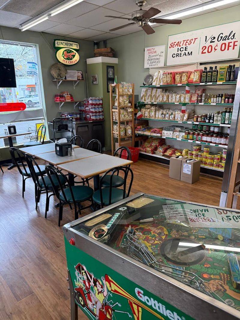 The Neighborhood Market Shelves