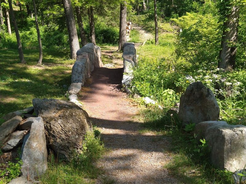 Columcille Megalith Park (Bangor)