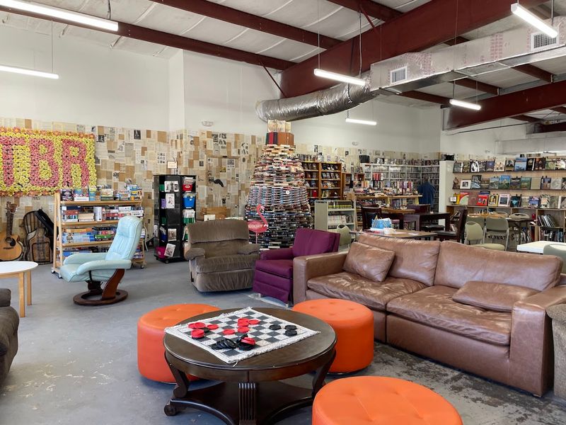 A Community Hub for Readers and Creators