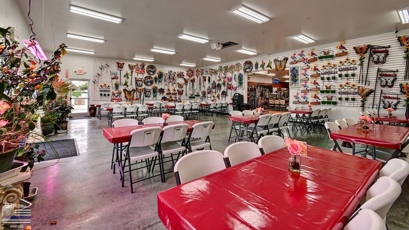 Walnut Creek Amish Flea Market, Ohio