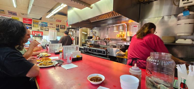 Early Bird Hours: Why 4 Way Lunch Starts Its Day at 5:30 AM